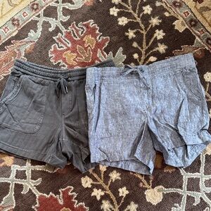 Athleta Casual Gray linen and Green Shorts Set